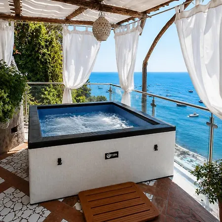 Luxury Maison Cherie - Charme & Sea View Pensionat 4*