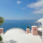 Luxury Maison Cherie - Charme & Sea View Konukevi 4*